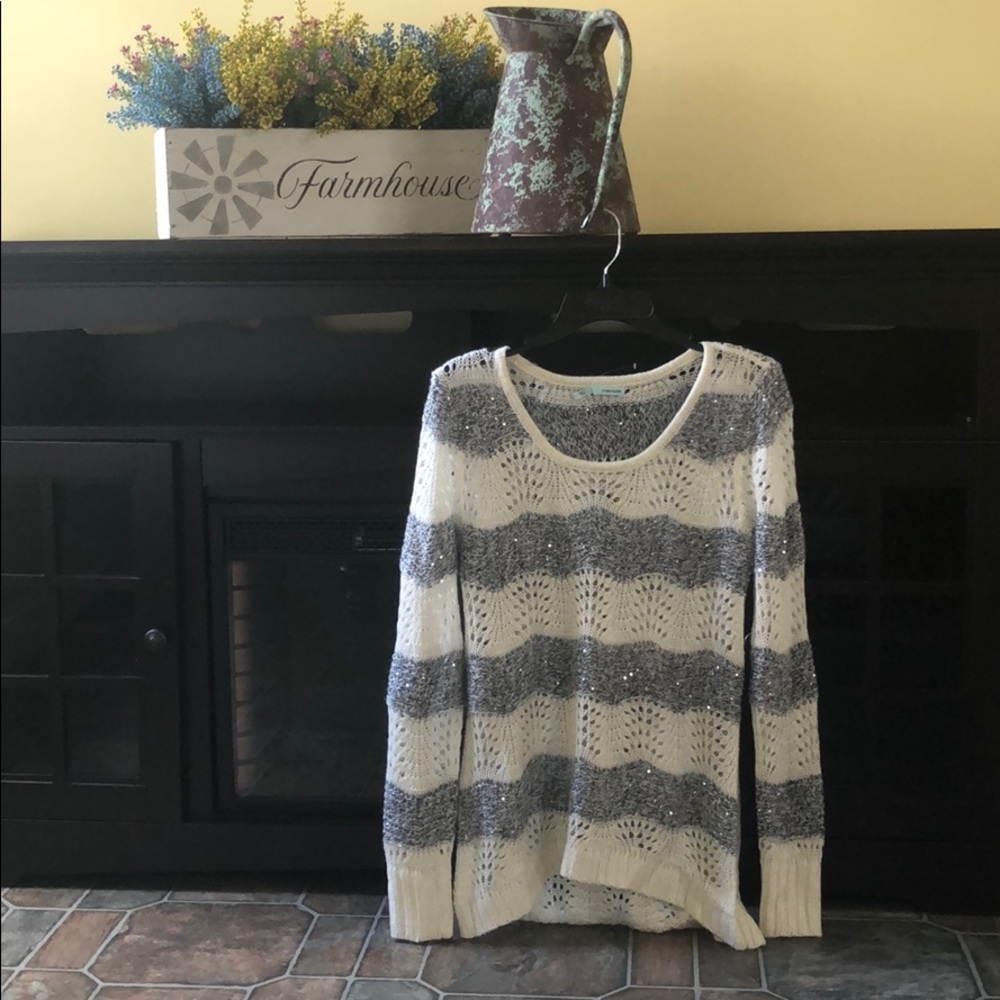 Maurices sweater